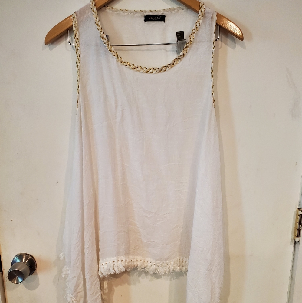 Flowy Tank